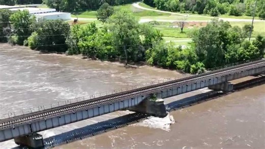 Webster County residents prepare for imminent flooding as Des Moines River prepares to crest