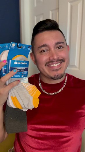 So many choices when picking the best compression socks for your lifestyle 🤯🤩 which style best fits with your wellness journey? #drmotionsocks #compressionsocks #stepintowellness #lifestyle #wellness #nyc #circulation #fy #foothealth #wellnessjourney #wellnesstips #travel #menssocks #travelsocks #yellow