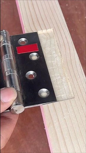 A Quick and Clean Trick for Installing Door Hinges. #woodworking