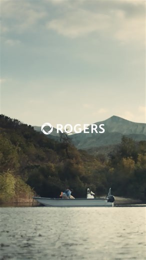 Double tap to snap a photo. iPhone Apple Watch Series 9. | Apple