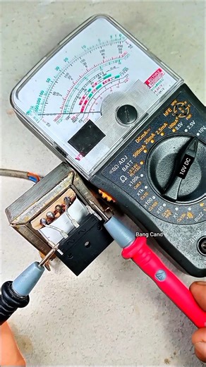 Variación de tensión provocada por el condensador electrolítico. #elco #trafo #diode #voltage