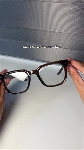 Best Eyeglasses for Wide or Round Faces