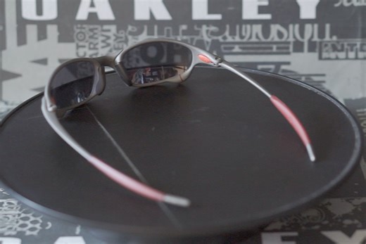 Sartje Store on Instagram: "Original oakley xmetal juliet ducati serial DUCATI**#### perfect condition like new with soft case xmetal ☑️perfect condition like new Frame : xmetal serial first gen number Lensa : black iridium etching ducati Kelengkapan : kacamata,soft case xmetal, dan microbag ducati ☑️ check video di slide terakhir ✅ sartje.store IDR 8.850.000 free sticker & free ongkir sejabodetabek. 👉🏻Fast respon 24 jam telepon/sms/whatsapp atau iMessage 0857-3999-4651. 👉🏻garansi frame 5 ta