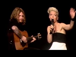 Pink Concert Philly - Little Girl Crying