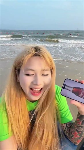 Bacon Hair Eats Phone