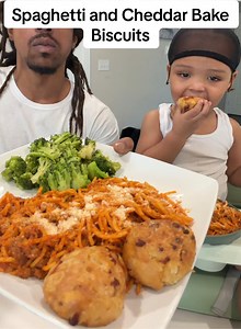 We snowed in so we brought a piece of red lobster home #pasta #mukbang #fatherson #foodies #fyp | Greesko Makaro