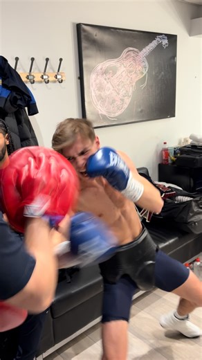 Matchroom Boxing on Instagram: "A very special journey is about to get underway 🔥 @conorbennofficial charge and son of @kevin_mitchell3, @connormitchell.1 makes his pro debut NEXT! 💥 #VisioliHowarth"