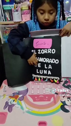 El Zorro enamorado de la Luna: Un Cuento Encantador