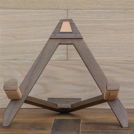 Handmade Walnut Acoustic Guitar Stand – Solid Wood, Custom Engraved - Etsy Canada
