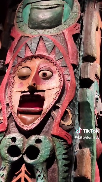 Spring Break at Disneyland is PURE MAGIC ✨🌸 The weather is perfect, the characters are everywhere, the rides are incredible, and the Food & Wine Festival is happening at California Adventure! 🍷🍓🌮 If you’ve been thinking about a Disney trip… THIS is the time to go. Trust me, Disneyland in the spring just hits different. 💫 Tap the button on this post to book your Disneyland trip now! 🎟️ Comment your favorite thing at Disneyland—rides, characters, or FOOD?! 👇 And don’t forget to like & follo