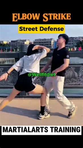 How to use Elbow strike defense in street fight #martialarts #kungfu #selfdefense #trendingshorts