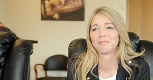 VIDEO Interview – Hélène Rollès : « Hanouna, je n’ai rien à lui dire ! »