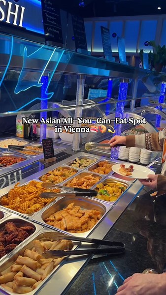 New All-You-Can-Eat Asian Buffet in Vienna 🤯🍣🍤 So many dishes to choose from, and the vibe is amazing! 📍Sukiyaki – Wien Mitte The Mall Would you try this buffet? 👀 #sushi #buffet #allyoucaneat #vienna