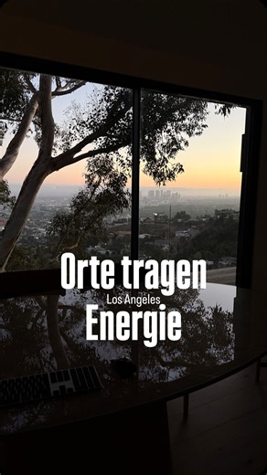 Lisa Mestars | Codes of Life® CEO | Human Design & Astrology Pro on Instagram: "L.A. hat mich letztes Jahr in eine Energie katapultiert, in der plötzlich alles möglich war. Hier habe ich Codes of Life gedacht, wir haben die Software gebaut, Launches vorbereitet und so groß geträumt, dass wir es einfach gemacht haben. Genau diese Energie nutze ich jetzt wieder – und ich habe entschieden, sie mit dir zu teilen: Ein Geldkurs für deine Money-Energie Ein Business-Starter-Kurs für deine Umsetzungskraf