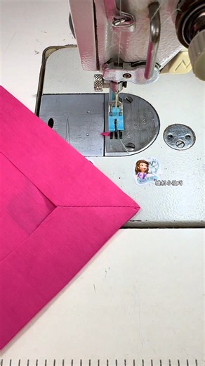 How to Sew a Perfect Inside Right-Angle Corner #versatilesewin #sewing #sewinghacks #versatilesewin
