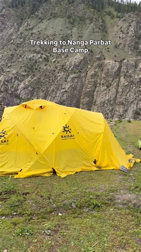 My trekking essentials in Pakistan 🥾🎒 What I wear ⬇️ - sun cap - sunglasses - buff - sun shirt - lightweight trekking pants - cotton socks - goretex sneakers - spare set of thermal pants and top - Garmin watch - Ultralight 50 liter backpack What’s in the pack ⬇️ - 2 liter water bladder - 1 liter nalgene bottle - set of thermals - lightweight down jacket - raincoat - umbrella - thermal gloves - beanie - spare warm socks - snacks and lunch - phone and cameras - power bank cables - Garmin inreach