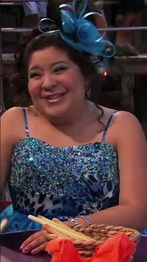 Trish Goes On A Date | Austin & Ally ‪@DisneyClubUK‬