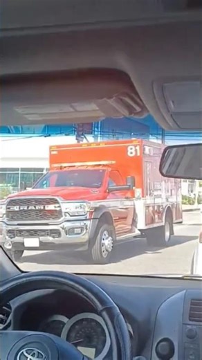 LAFD Rescue 81 responding code 3 to a medical #lafd #valleyarea