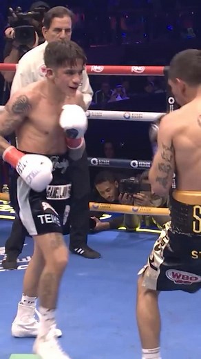 Brilliant counter from Jesse Rodriguez. A perfect read, a perfect shot, and a reaction that stunned his opponent 🔥 #RTF #Boxing #Rodriguez | rtfight.com