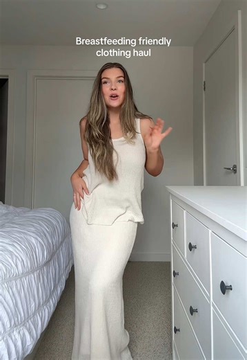 Stylish Breastfeeding Friendly Clothes for New Moms