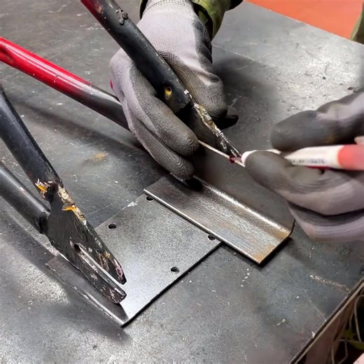 9.1K views · 50 reactions | Watch how a simple skateboard transforms into a mind-blowing bike! #diy #technology #homemade #creativity | Delta Gaming | Facebook