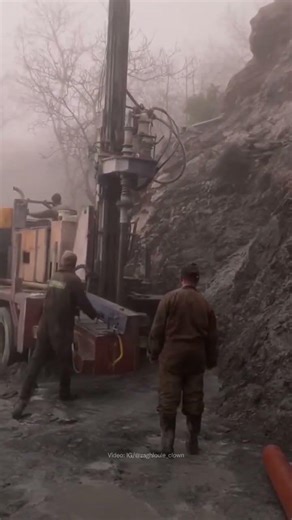 Finding Water Points Using Traditional Methods! #shorts #viral #