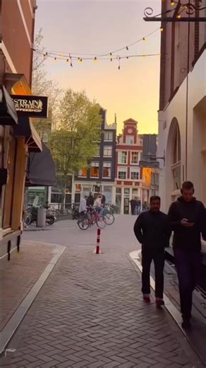 Chill Sunset Walk Through the Streets 🌅 | Relax Mood