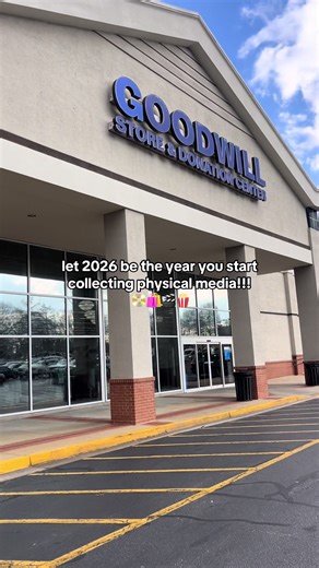 Incase you needed a sign to start collecting physical media in 2026🤭🫵🏽📚📀 📍 @Goodwill Industries Intl. In Fayetteville GA #annayachelcy #physicalmedia #dvdcollector #thrifthaul #dvdhaul