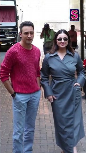 Parineeti Chopra & Imran Khan Pose Together, Fans Love Their Stylish Reunion | Celeb News | N18S