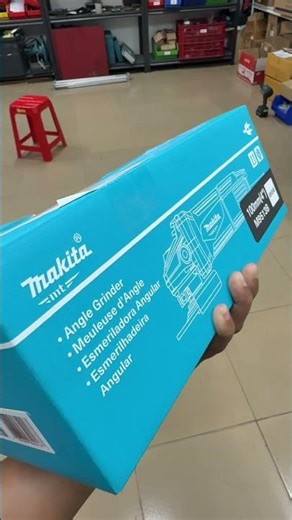 Makita M9513B new budget angle grinder 100mm