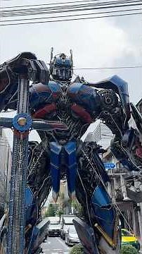 Optimus Prime - Bumblebee - Megatron! Giant transformers statue in Bangkok 🤩 #bangkok