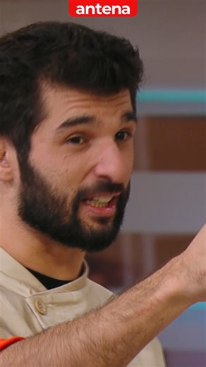 51K views · 730 reactions | Echipa lui Chef Richard a avut parte de o combinație de ingrediente interesantă: kiwi, hamsii, semințe de dovleac și popcorn | Chefi la cutite | Facebook