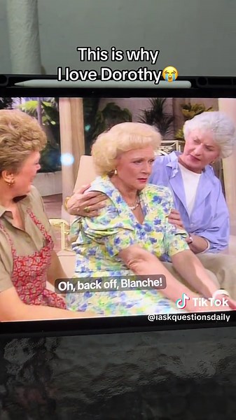 The Golden Girls Season 1 Episode 3 #thegoldengirls #disneyplus #sitcom #bettywhite #fyp