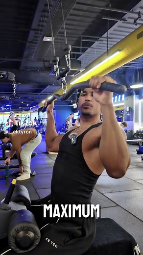Séance de Fitness Complète : Tirage Vertical et Horizontal