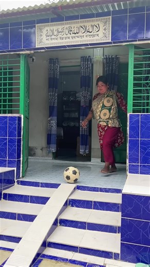 ##BalliBotMogis #TrendingReels #TrendingReels #Foryoupage ##FYP #FYP #ViralTikTok #MillionViews #TechMagic #SmartBot #AITrend #RobotVibes #Innovation