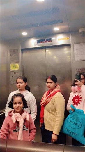 fas Gaye ham log lift mein#trending #ytshortsvideo #trendingshorts #vlogswithruchi 🧿🧿