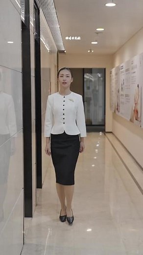 行进中如何礼让对方？ 面对面礼让和背对背礼让 #商务礼仪#礼仪培训#职场沟通#文明礼貌#优雅气质 - 抖音