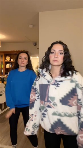Did you notice us switch? 👯‍♀️