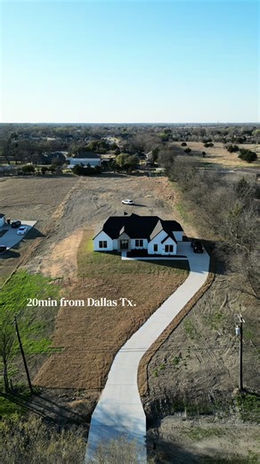 Modern Luxury Home Near Dallas on 1.95 Acres