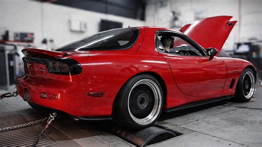 RX-7 met 2JZ-motor op de testbank