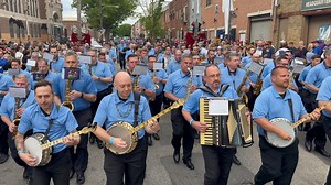 Enjoy "Take Your Girlie To The Movies" from the 2023 String Band Serenade with the Fralinger String Band! | Philadelphia String Band Assn.