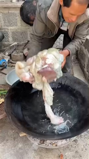 อาหารแปลกๆ ต้องยกให้พ่อใหญ่คนนี้ #บันเทิงกีฬา #ท่องเที่ยว #คลิปตลก #เคลียร์เอตอร์มือใหม่ติดตั้ง ล้าง ย้าย เติมน้ำยา แอร์ โฆษณา ย้ายแอร์ ถอดแอร์ รื้อแอร์ - ล้างแอร์ ซ่อมแอร์ ครบที่เดียว ราคาย้ายแอร์บ้าน ย้ายแอร์โรงงานโทร 082-4424652 | บ่าวน้อย สาละวัน