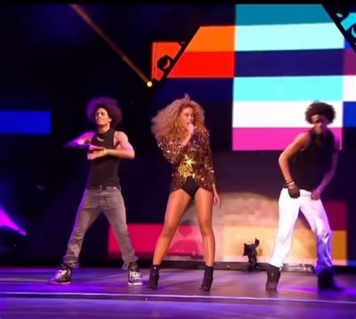 I knew Beyonce lip synced in certain performances, but honestly she was so good at it that I never caught on to the fact that even the ones I personally thought were live were also lip synced, she tends to forget to lip the vocals sometimes 😣