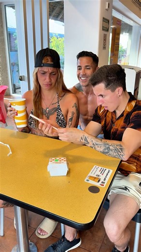 132K views · 846 reactions | Magic prank! #magic #magician #magical | Magicians | Facebook