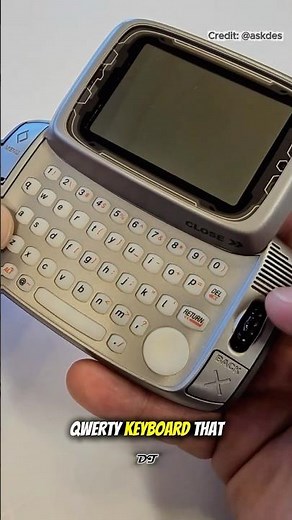 This Phone Was EVERY Teen’s Dream in 2002 🤯😯#shorts