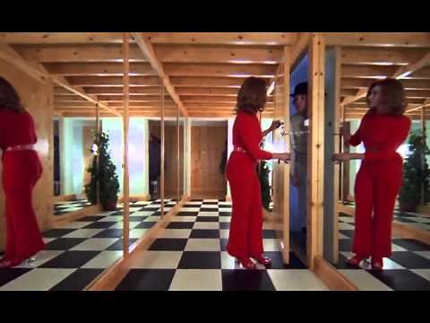 Clockwork Orange (singing in the rain scene) - Music Supervision & Sound Effects By Andrea Fröhlich