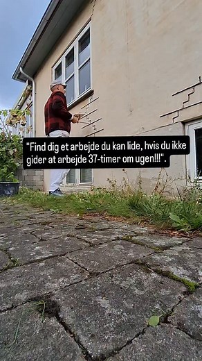 Lad os få en ting på det rene. Du behøver ikke at skulle finde noget, du elsker at lave 37-timer om ugen, før at du kan sige: "Jeg kan faktisk godt lide mit arbejde". Jeg vil faktisk gå så langt at sige, at en 37-timers arbejdsuge kan være GRUNDEN til at man ikke kan lide det man laver. Jeg har lavet mange fede ting i mit liv. Jeg har fx været på landsholdet i roning. Der elskede jeg næsten alt det vi lavede (lige pånær ledelsen). Men lige så snart vi var på måneders lange træningslejre, og vi t