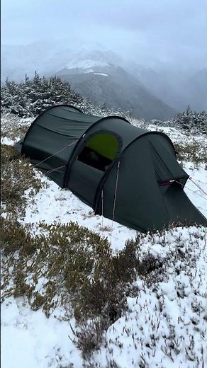 Snowstorm camping in Hilleberg nammatj gt