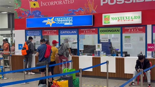 Dalawang araw bago ang Pasko, maluwag na ang Batangas Port Passenger Terminal taliwas kahapon na siksikan at mahaba ang pila ng mga pasaherong sasakay ng barko pauwi sa kanilang probinsya. | via Dennis Datu, ABS-CBN News | ABS-CBN News