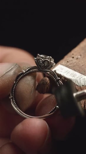 Jane on Instagram: "Episode 477～ Customizable Engagement Ring collection —————— Follow us for more works @mdtc_jewelry_jane —————— Enjoy the full process of how I handcrafted the engagement ring In order to continue to present more exquisite video and jewelry design works ,I looking forward to your comments,shares and likes to help my video reach bigger audiences —————— #Engagementring #custommade #Proposalring #craftsmanship #jewelrymaking privatejeweler mdtcjewelry"